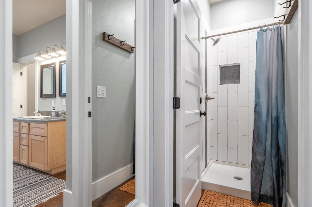 Travelers House Hostel Portland
