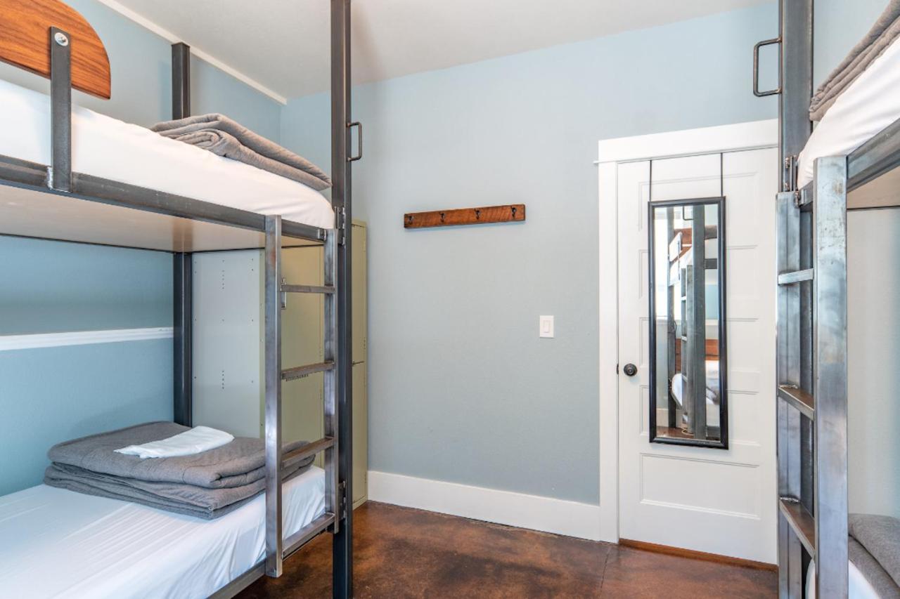 Travelers House Hostel Portland