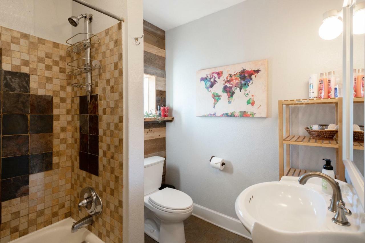 Travelers House Hostel Portland